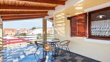House | Dining