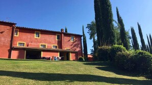 Exterior - Sun-kissed Apartment in Castelfiorentino With Swimming Pool (Castelfiorentino)