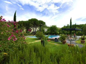 Pool - Quaint Apartment in Certaldo With Swimming Pool (Certaldo)