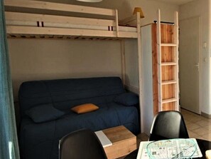 Apartment | Living room - Cosy Apartment in Prayssac With Swimming Pool (Prayssac)