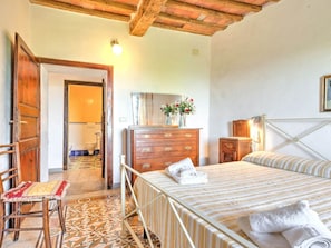 2 bedrooms, individually furnished - Tranquil Apartment in Boccheggiano With Private Garden and Shared Swimming Pool (Montieri)