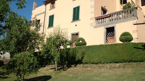 Unclassified image, 3 of 29, button - Tranquil Apartment in Boccheggiano With Private Garden and Shared Swimming Pool (Montieri)