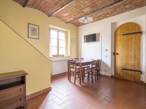Dining - Quaint Farmhouse in Montespertoli With Swimming Pool (Montespertoli)