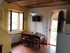 Living room - Quaint Farmhouse in Montespertoli With Swimming Pool (Montespertoli)
