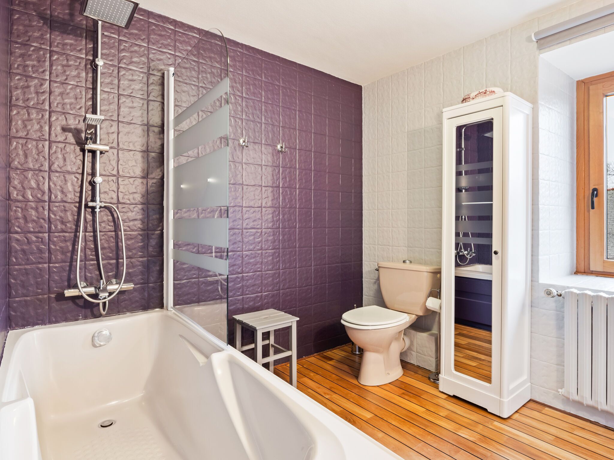 Rumah | Kamar mandi | Bathtub dan handuk