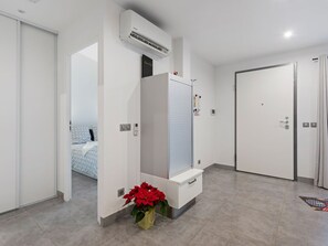 2 bedrooms, individually furnished, bed sheets - Comfortable Home in Drap With Pool, 15 min From the Beach (Drap)
