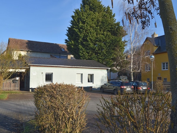 Serene Holiday Home In Naumburg Near River - Naumburg (Saale)