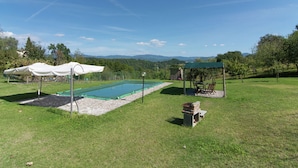 Outdoor pool - Tranquil Holiday Home in Vicchio With Swimming Pool (Vicchio)