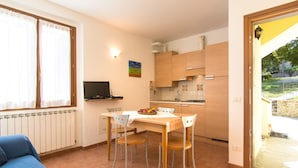 Dining - Tranquil Holiday Home in Vicchio With Swimming Pool (Vicchio)