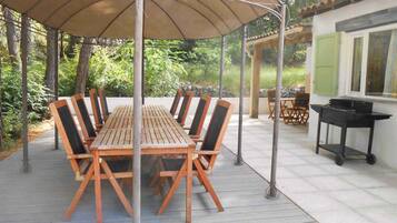 House | Tempat makan luar