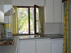 House | Private kitchen - Villa in Fayence With Pool and Garden (Fayence)