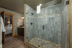 Ferienhütte, Mehrere Betten, Whirlpool | Badezimmer