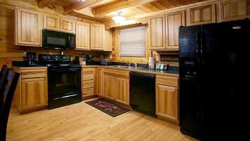 Cabin, Multiple Beds, Hot Tub | Private kitchen | Fridge, microwave, oven, stovetop