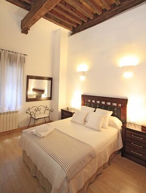 2 slaapkamers, een strijkplank/strijkijzer, wifi, beddengoed