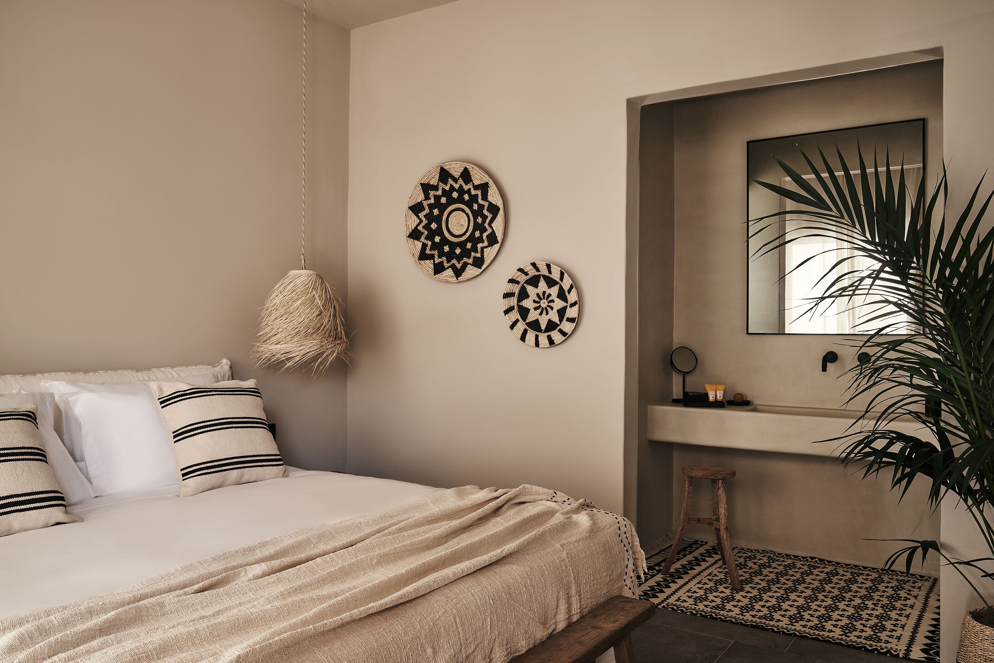 Helios Suite with Hot Tub and Sea View Terrace | Sengetøy i egyptisk bomull, sengetøy av topp kvalitet og dundyner