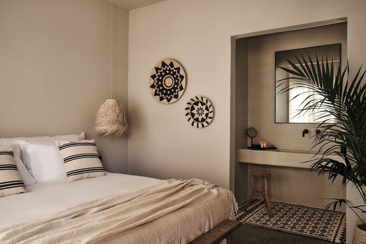 Helios Suite with Hot Tub and Sea View Terrace | Sengetøy i egyptisk bomull, sengetøy av topp kvalitet og dundyner