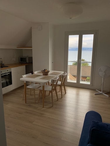 Superb accommodation with lake view