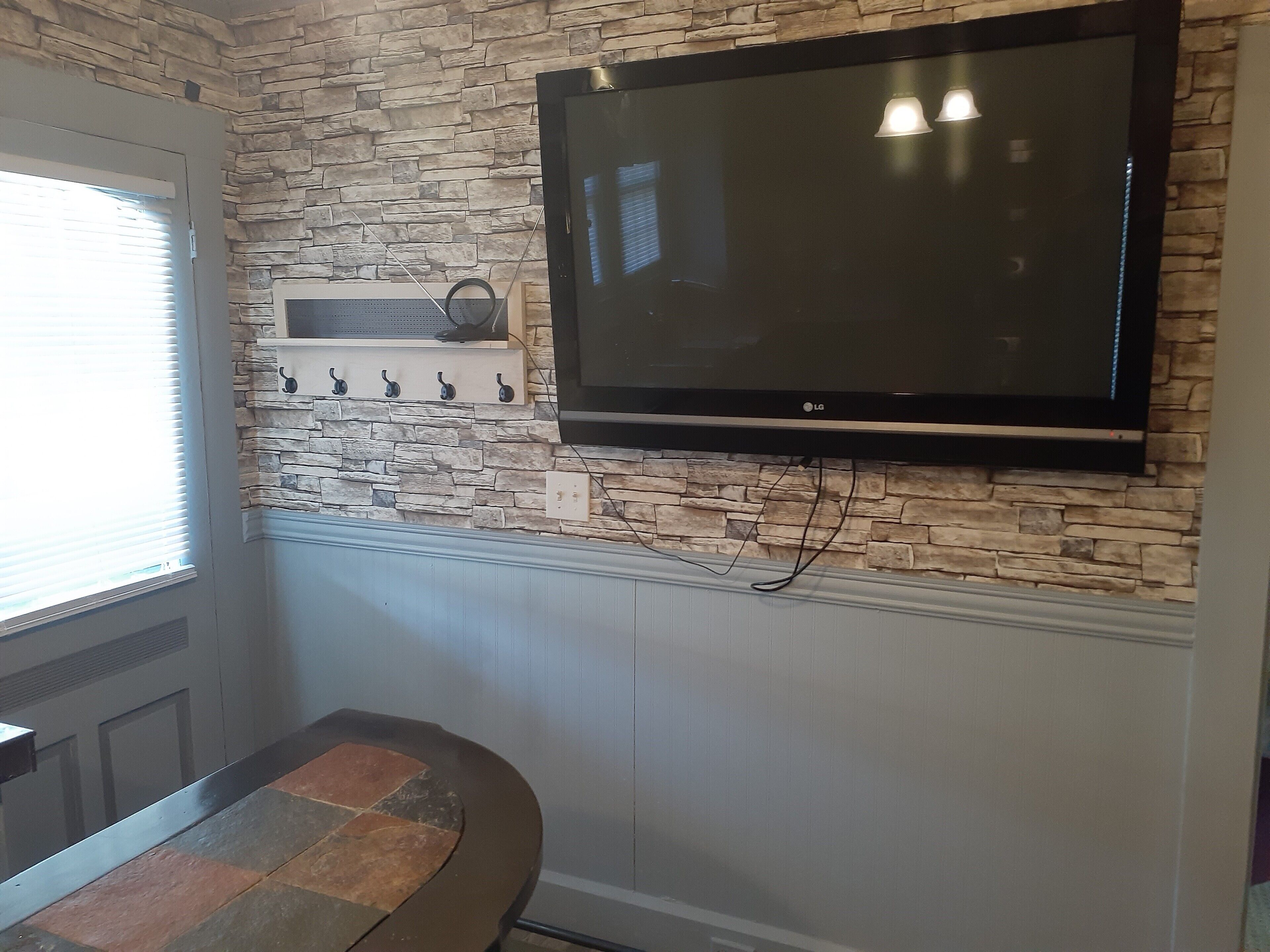 AlpenRose #2 Jacuzzi City Bar