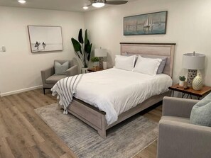 1 bedroom, iron/ironing board, travel cot, WiFi - Tyson Park House #A - Oceanfront Studio (Oceanside)