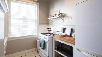 Microwave, oven, coffee/tea maker, toaster