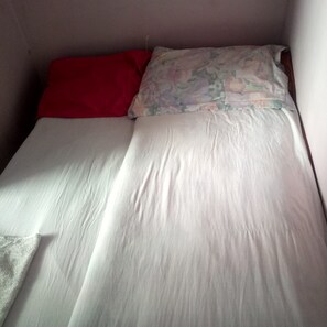Single Room | Desk, free WiFi, bed sheets - Backliza Lodge (Gilgil)