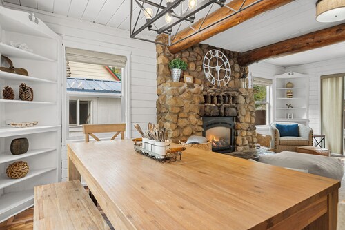 Donner Lake Cottage | Cozy Pet Friendly Cottage