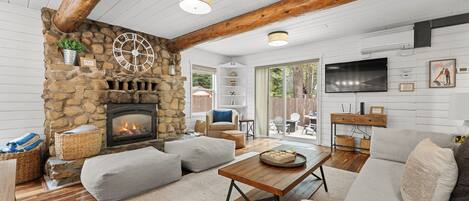 Smart TV, chimenea