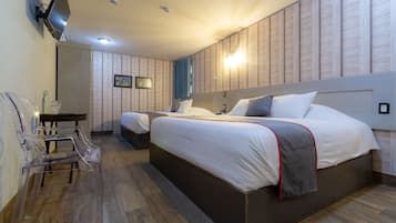 Habitación estándar (Two beds) | 1 habitación, ropa de cama de alta calidad, escritorio y insonorización