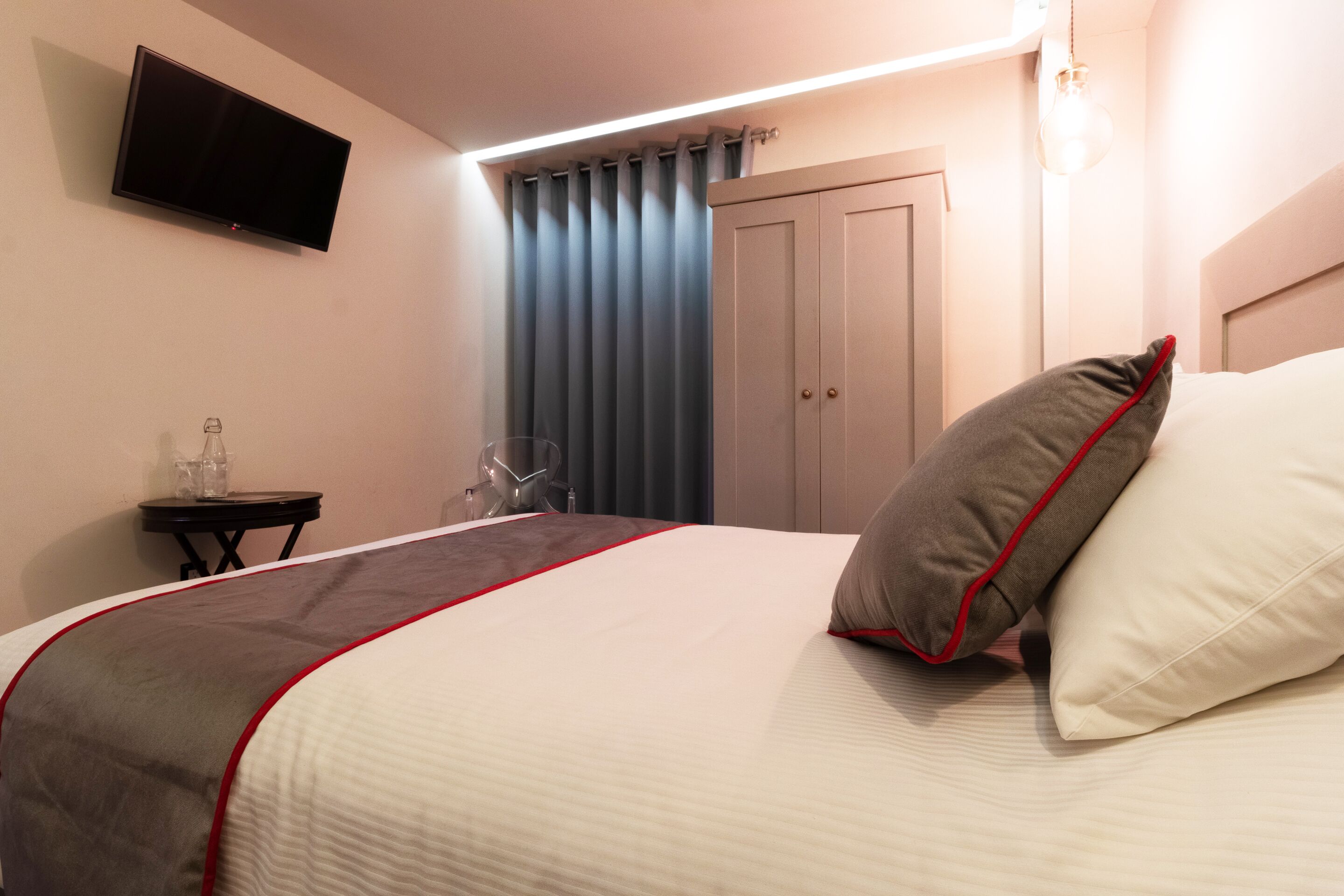 standard room | premium bedding, desk, soundproofing, iron/ironing board