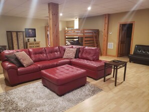 Room - A Mountain Sunrise (Sevierville)