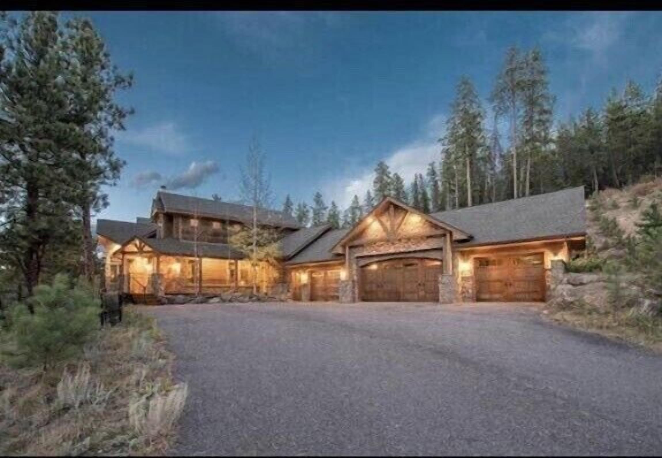 Mtn Luxury executive home 10 private acres-Privacy, Views, Outdoors lifestyle!.