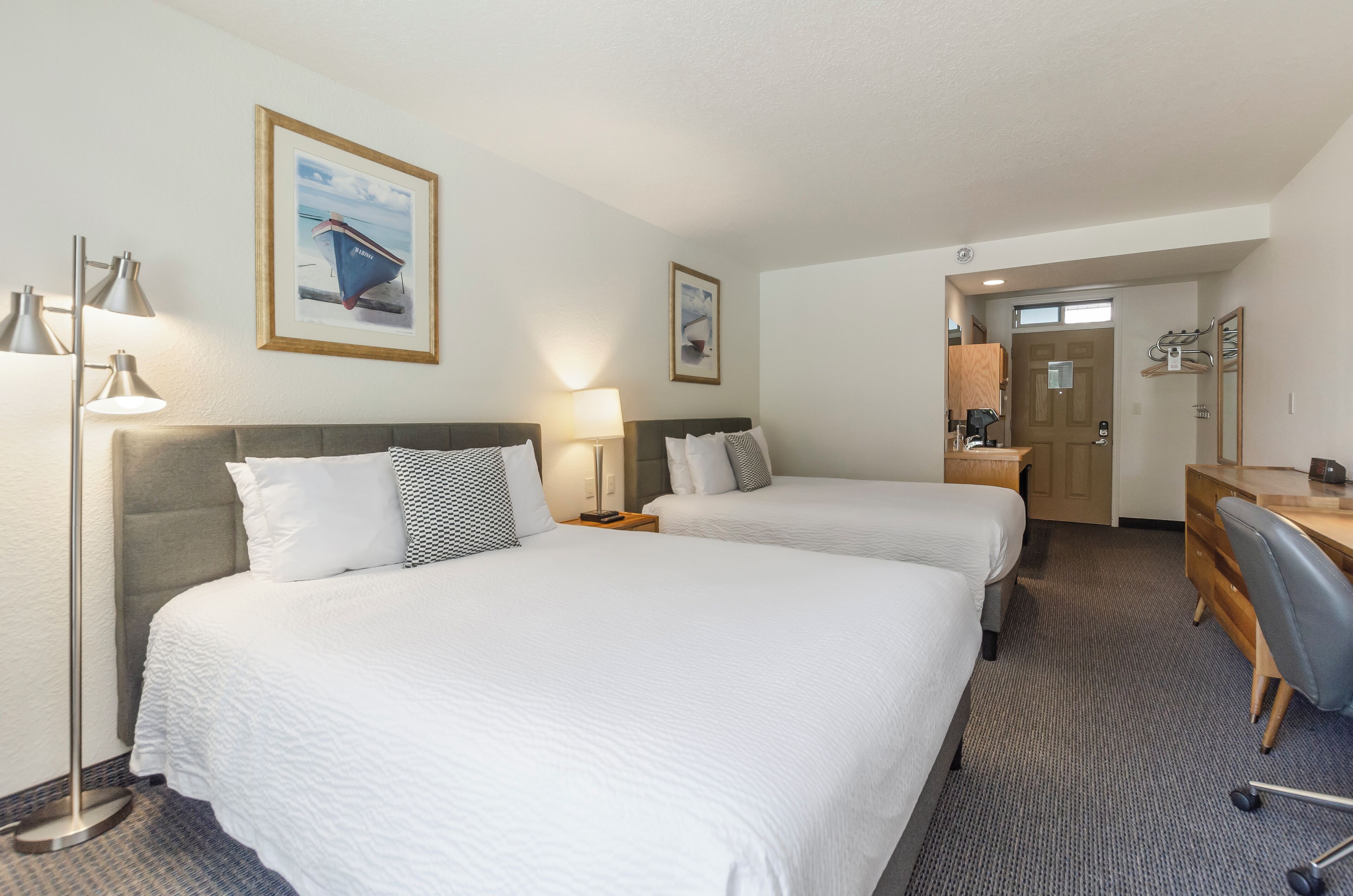 经典客房, 2 张大床, 无障碍浴缸 | 办公桌、笔记本电脑工作区、遮光窗帘、隔音