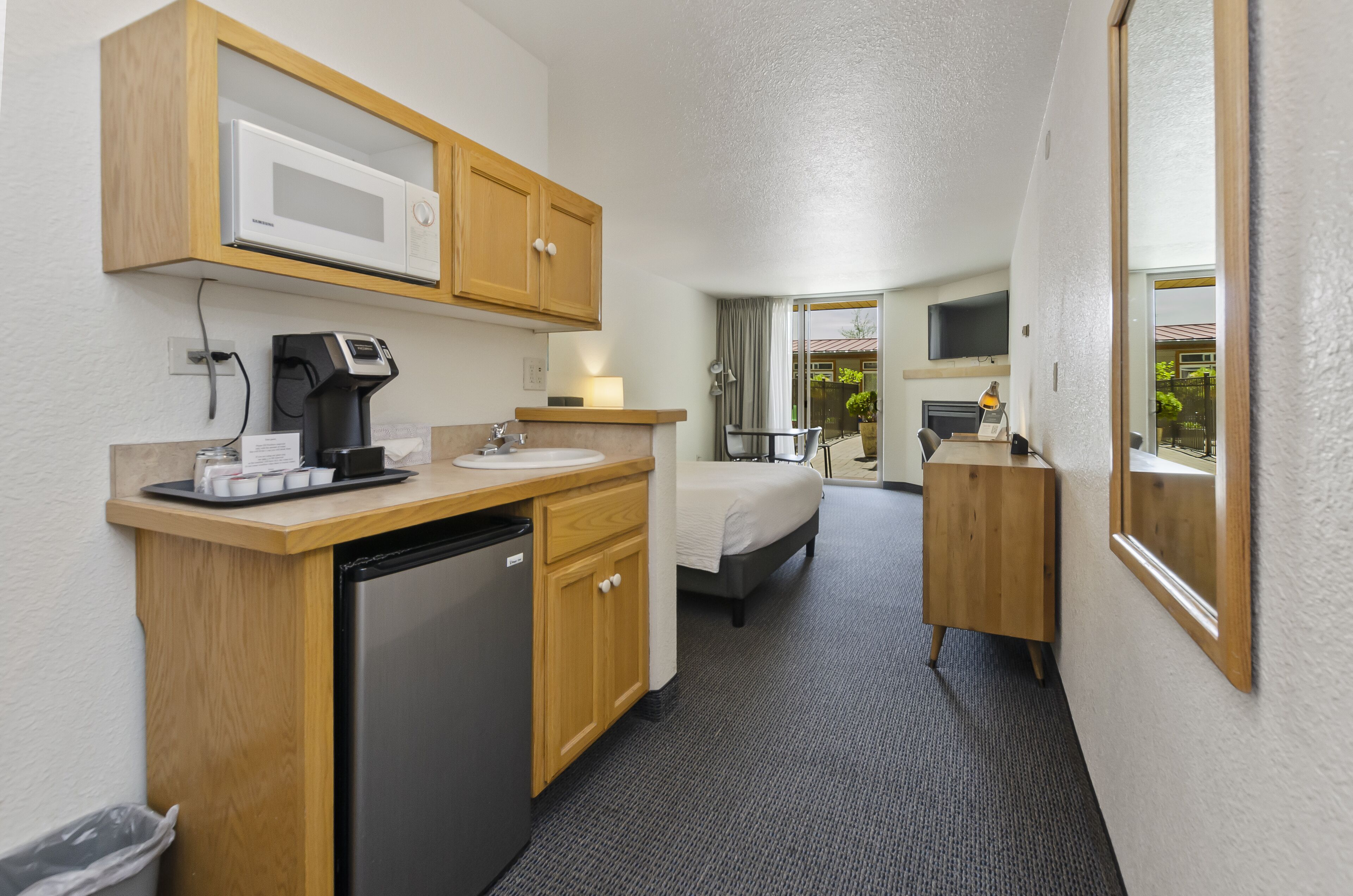 classic room, 1 queen bed | 1 bedroom, desk, laptop workspace, blackout curtains