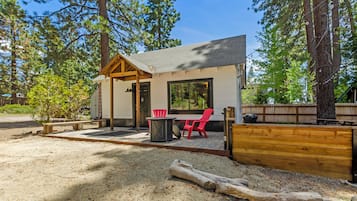 Hypo-allergenic bedding, blackout curtains, soundproofing, free WiFi