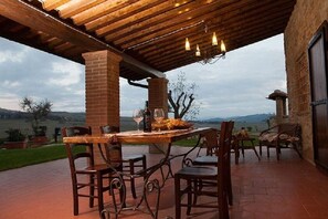 Outdoor dining - Agriturismo Casa al Povero (Volterra)