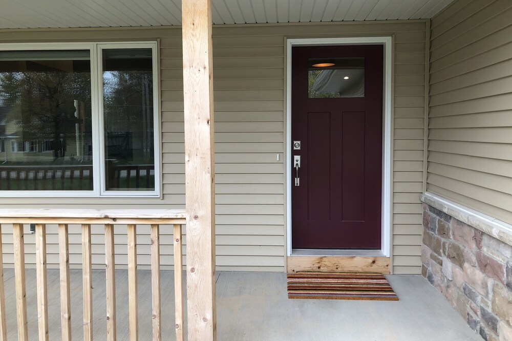 The River Bed - Condo sleeps 4 on west side
