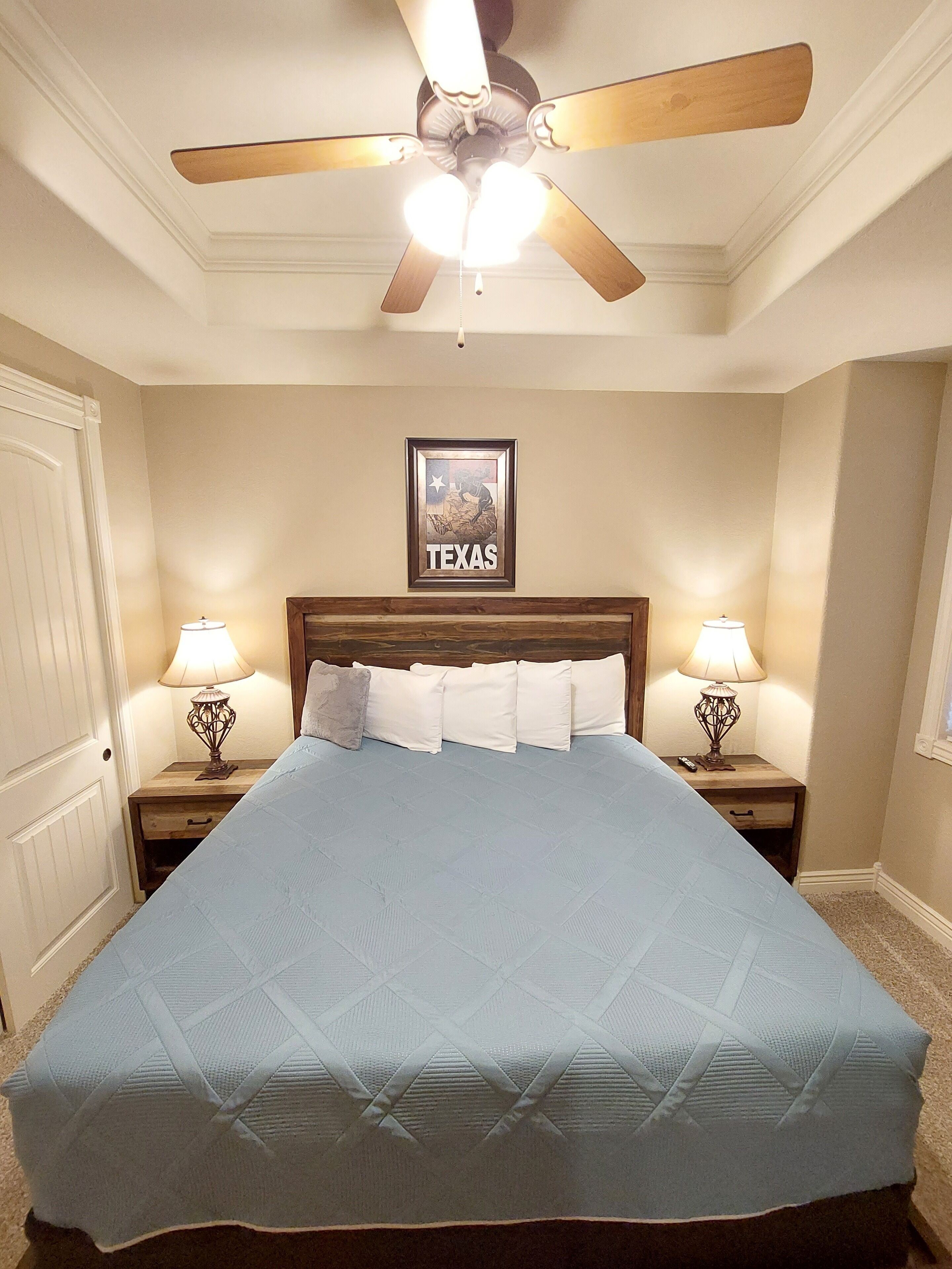 2 slaapkamers, een strijkplank/strijkijzer, gratis wifi, beddengoed