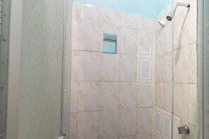 Deluxe Double Room | Bathroom