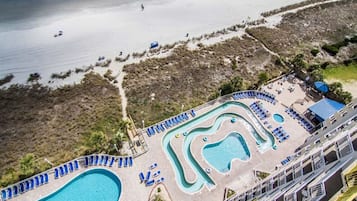 Una piscina techada, una piscina climatizada