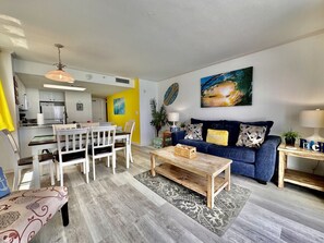 Smart TV - Amenities Galore!! Direct Oceanfront Private Balconies lots of Room for the whole family 1522 (North Myrtle Beach)