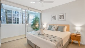 2 bedrooms, iron/ironing board, Internet, bed sheets - Unit 7 Plantation Resort - Rainbow Beach. Air conditioned. Pool and outdoor spa. Wifi. Plantation Re (Rainbow Beach)