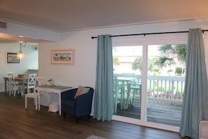 Condo, 2 habitaciones | Vista desde la propiedad