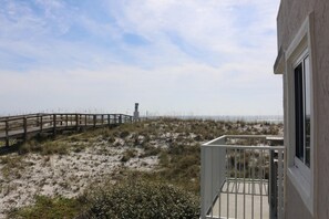 Condo, 3 Bedrooms | Property grounds