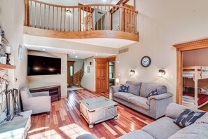 TV, fireplace, video games, stereo - Huge Family Home w/ Pool - 13 Mi to Lake Michigan! (La Porte)