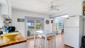 Fridge, microwave, oven, stovetop - Lovely Shelter Island cottage with panoramic bay views, secluded, screened... (Shelter Island)