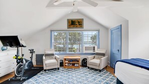 4 bedrooms, iron/ironing board, travel cot, Internet