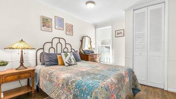 2 chambres, fer et planche à repasser, Wi-Fi gratuit, draps fournis