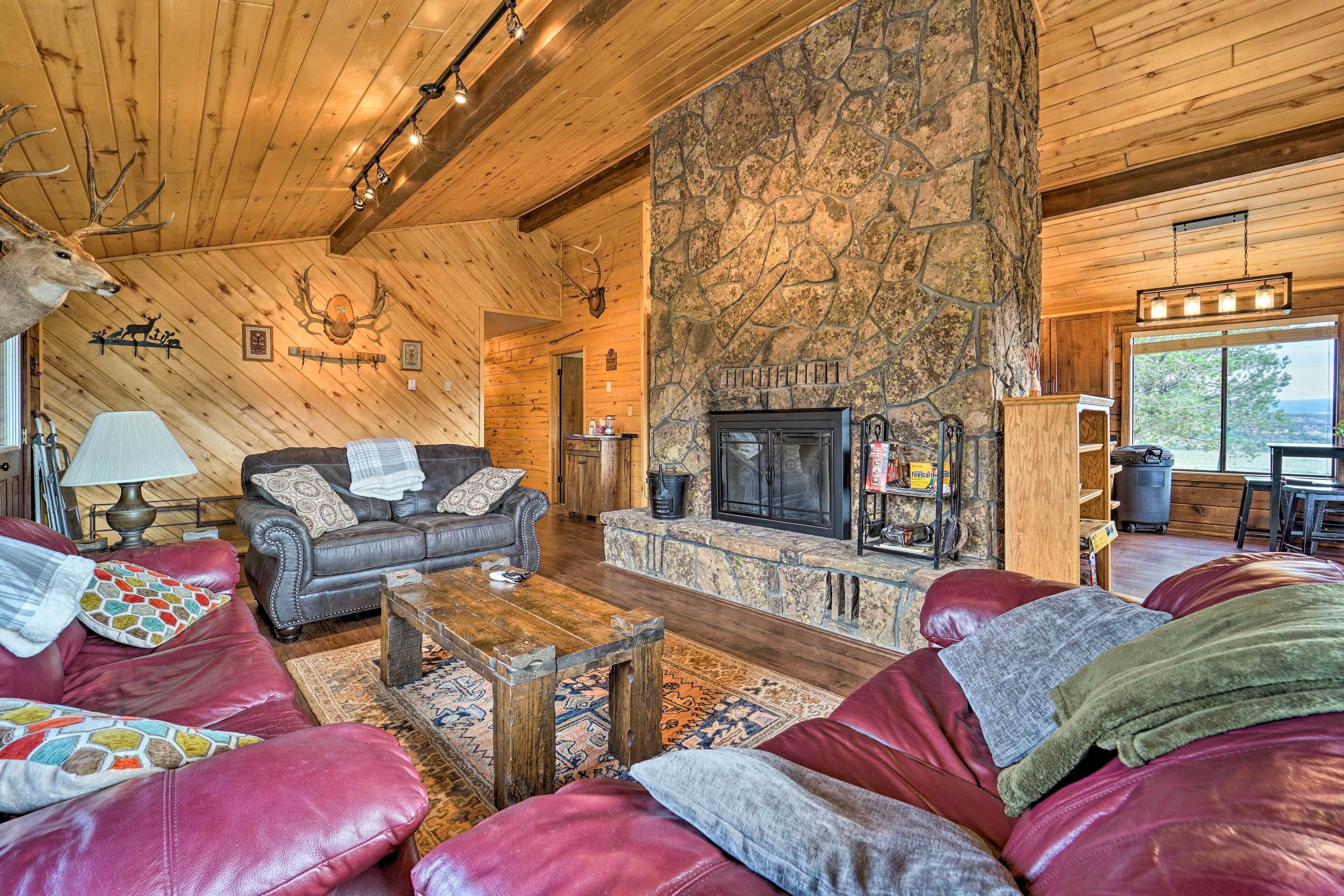 Sprawling Mountain Escape: Great for Large Groups