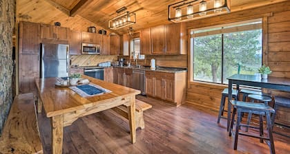 Sprawling Mountain-View Cabin: 5 Mi to Mesa Verde