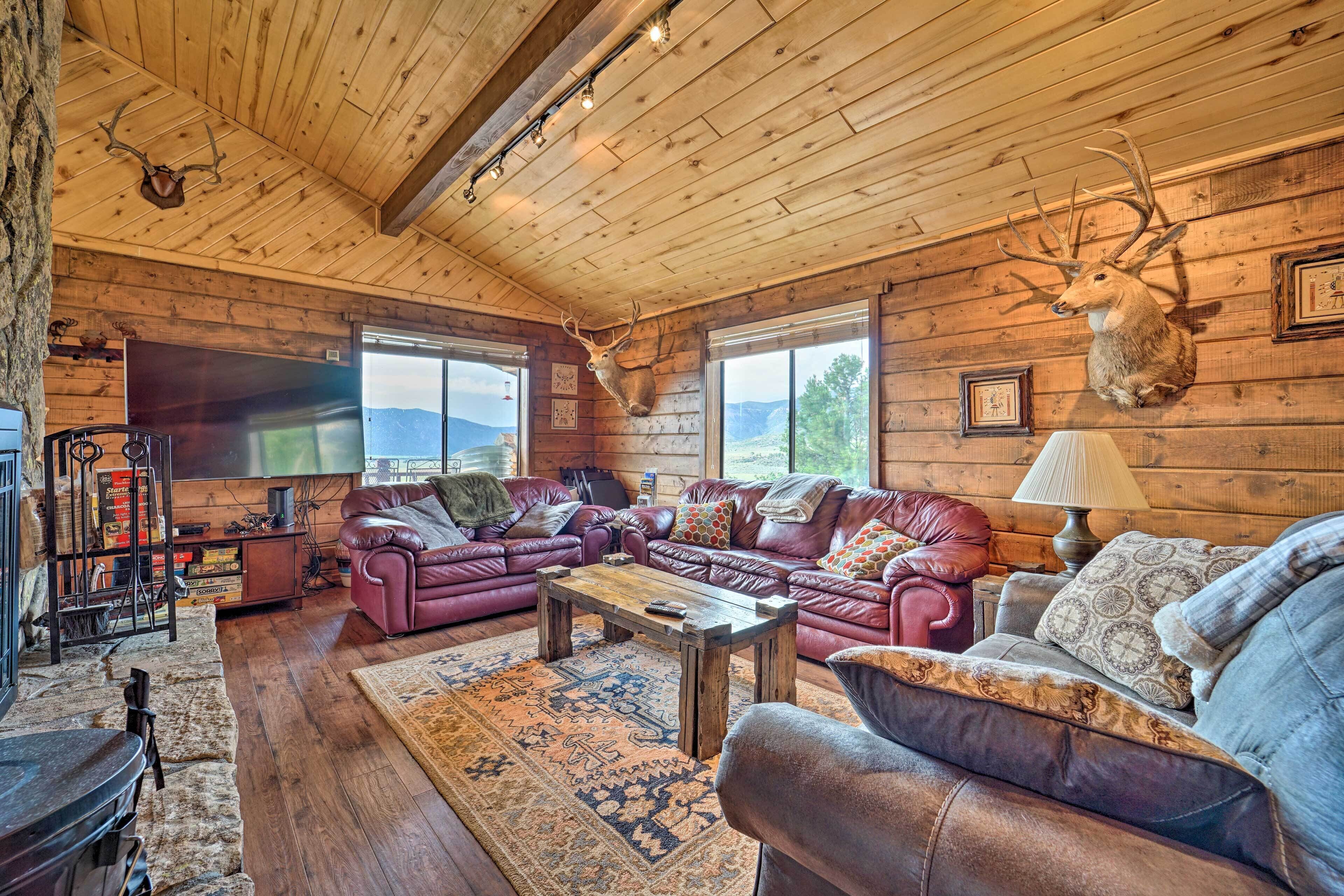 Sprawling Mountain Escape: Great for Large Groups